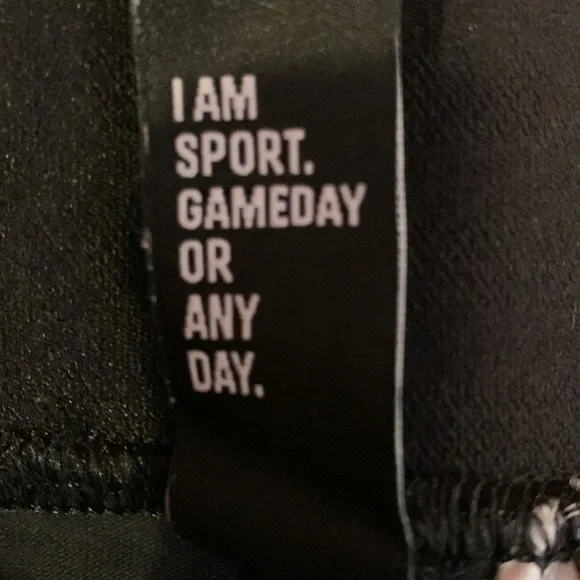 Adidas women’s leggings - Picture 6 of 7